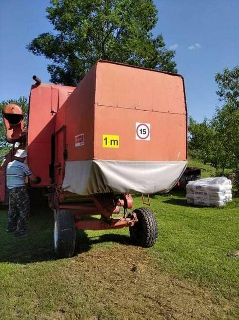 Sprzedam kombajn zbożowy Bizon Z056
