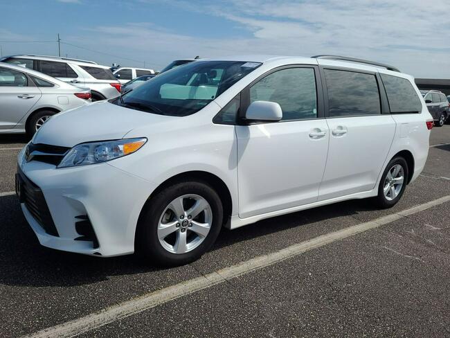 Toyota Sienna 3.5 LE