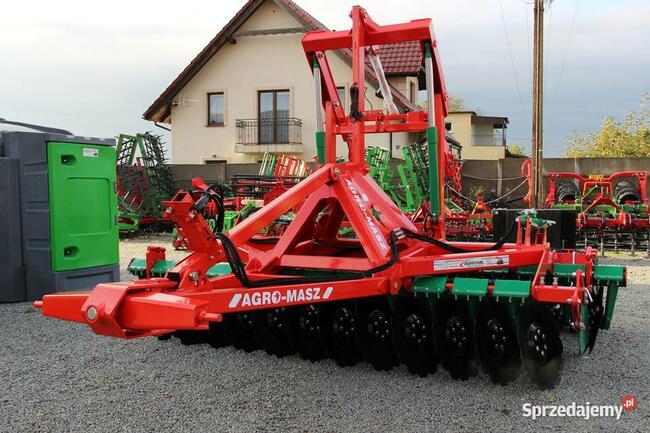 Agregat talerzowy półzawieszany wał oponowy 3,0 m Agro-Masz