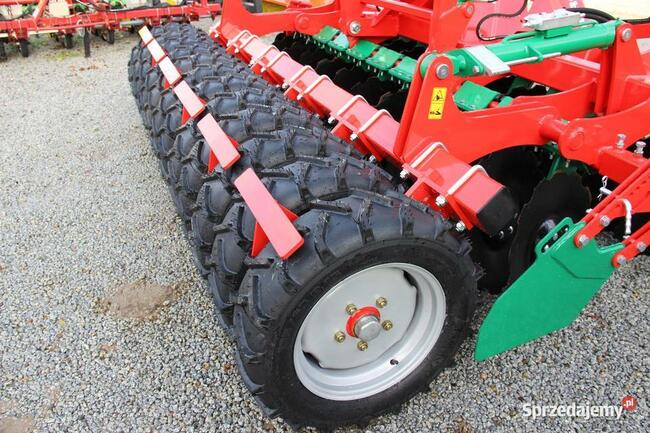 Agregat talerzowy półzawieszany wał oponowy 3,0 m Agro-Masz