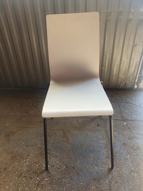 Krzesła do jadalni używane