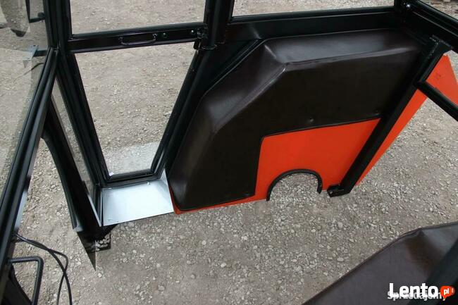 Kabina ciągnikowa do ciągnika C 330 C330 z błotnikami kabiny