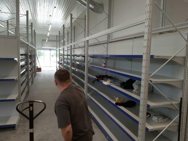 Montaż regałów sklepowych