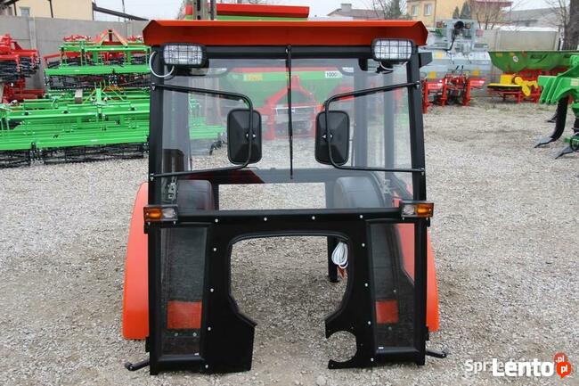 Kabina ciągnikowa C-360 C 360 C-330 z okrągłymi błotnikami