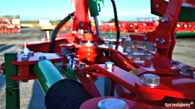 Pług pługi Agro-Masz VARIO obrotowy obracalne zrywalny zrywa