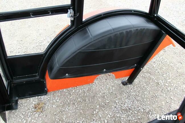 Kabina ciągnikowa C-360 C 360 C-330 z okrągłymi błotnikami