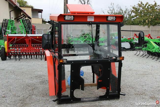 Kabina ciągnikowa do ciągnika Ursus C330 C-330 D LUX