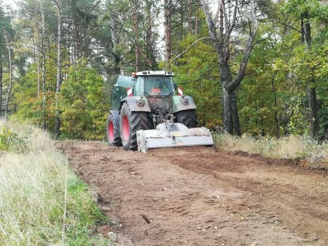 wycinka drzew, rekultywacja przekształcenie lasu w pole, rębak
