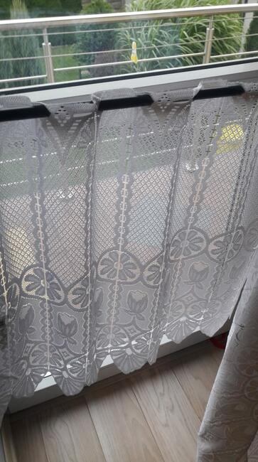 Biała zazdrostka panelowa wys 30 cm firanka