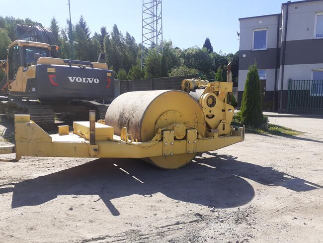 Walec drogowy wibracyjny