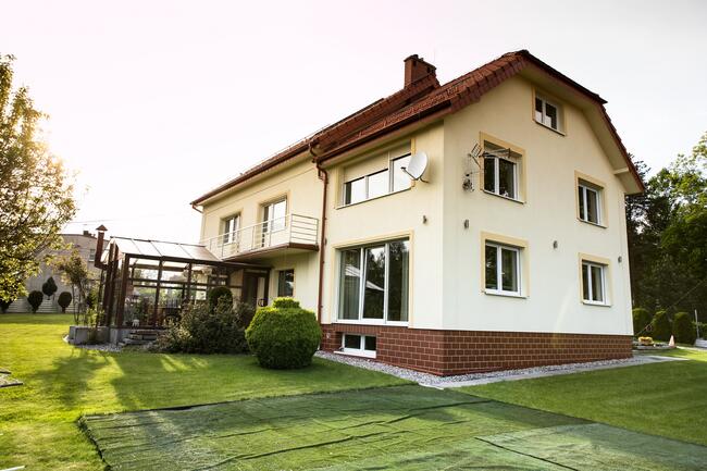 Sprzedam dom z dużą działka i kortem tenisowym