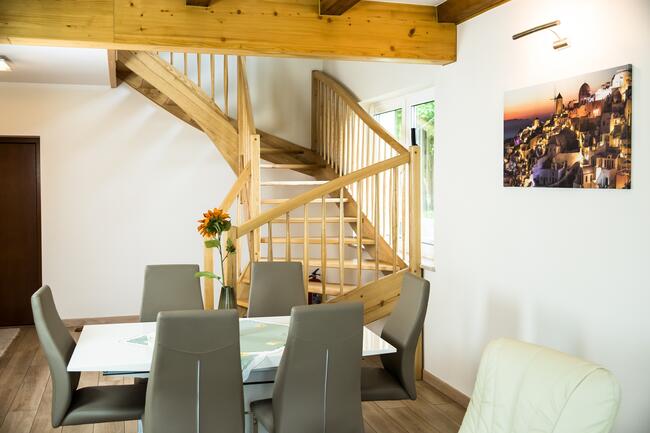 Sprzedam dom z dużą działka i kortem tenisowym