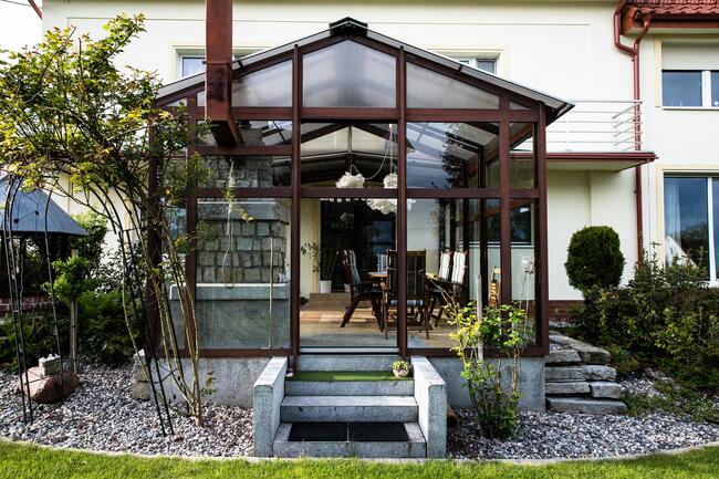 Sprzedam dom z dużą działka i kortem tenisowym