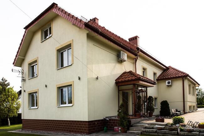 Sprzedam dom z dużą działka i kortem tenisowym