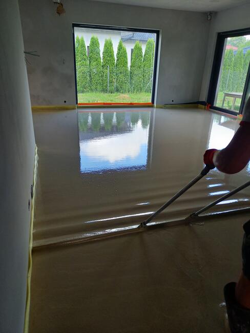 Płynny styropian, styrobeton, anhydryt Knauf na ogrzewanie.