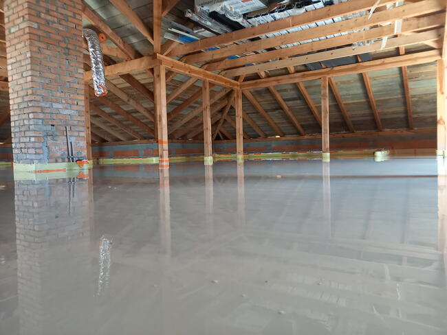 Płynny styropian, styrobeton, anhydryt Knauf na ogrzewanie.