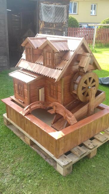 piękny młyn wodny z wiatrakiem.1600 zł