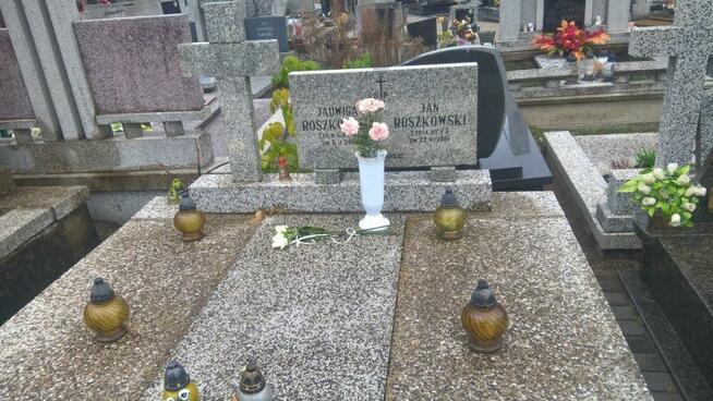 Regeneracja pomników lastryko