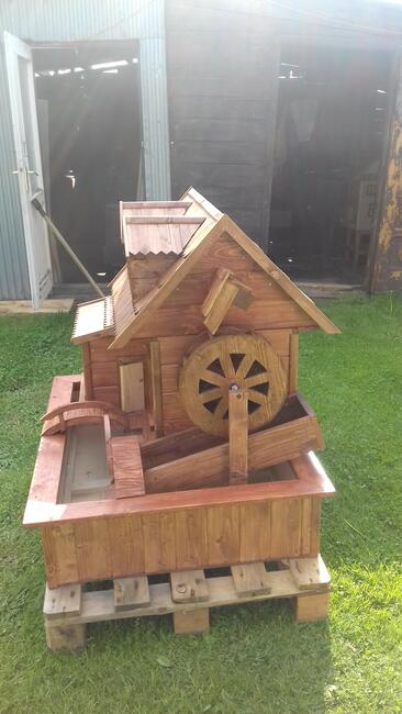 piękny młyn wodny z wiatrakiem.1600 zł