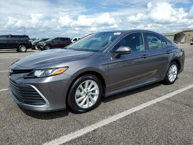 Toyota Camry LE automat FWD