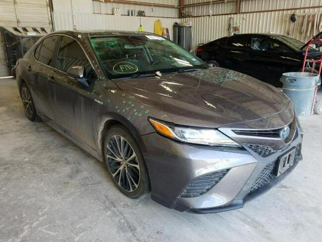 Toyota Camry 2019, 2.5L, po gradobiciu