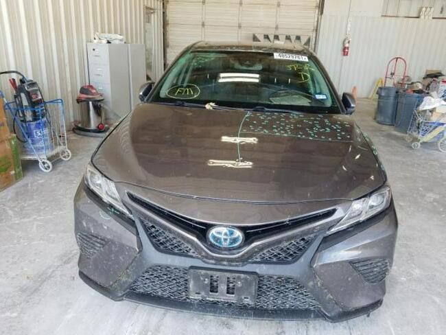 Toyota Camry 2019, 2.5L, po gradobiciu