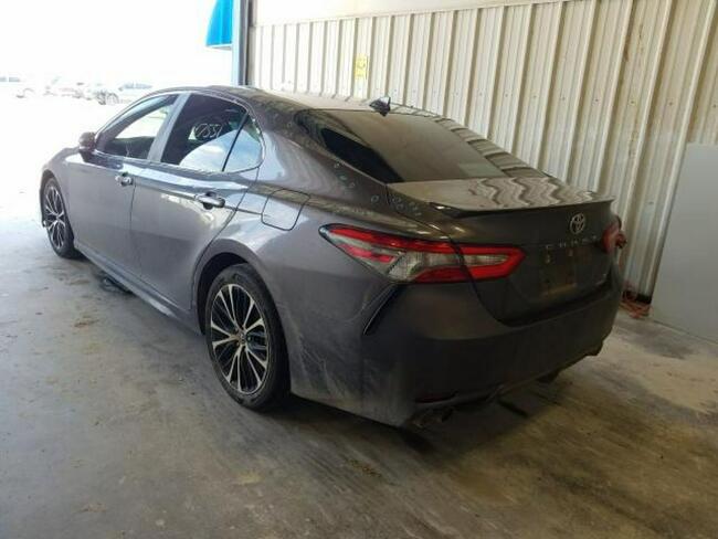 Toyota Camry 2019, 2.5L, po gradobiciu