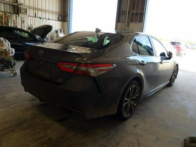 Toyota Camry 2019, 2.5L, po gradobiciu