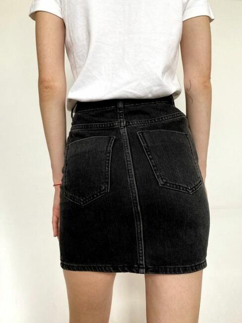 Czarna jeansowa spódnica mini ASOS