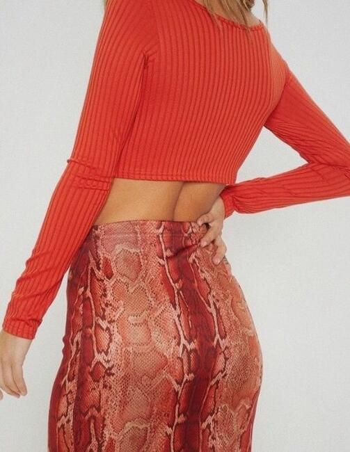 Nowy crop top w prążki Prettylittlething z metką