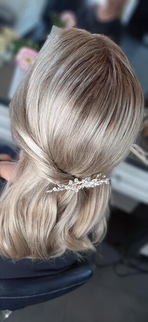 Fryzjer damski & Makijaż