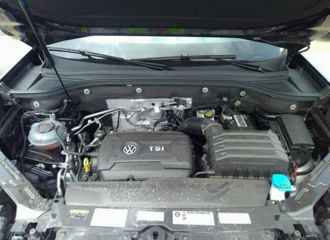 Volkswagen Atlas 2021, 2.0L, 4x4, SEL, po gradobiciu