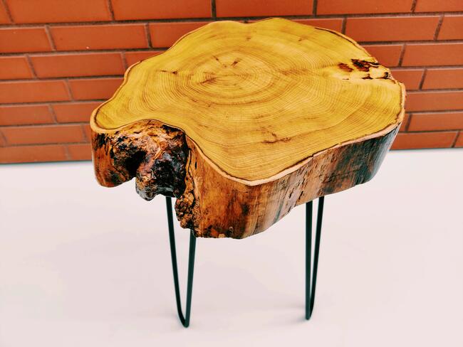 Stolik kawowy drewniany, plaster drewna, loft, żywica