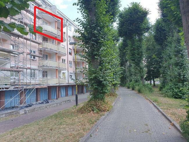 Tytanik ul.Sportowa3m 65m2 parking piwnica .