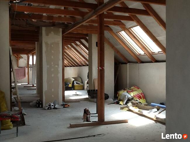 Obiekt komercyjny z gruntem 3800 mkw i dużym parkingiem DK94