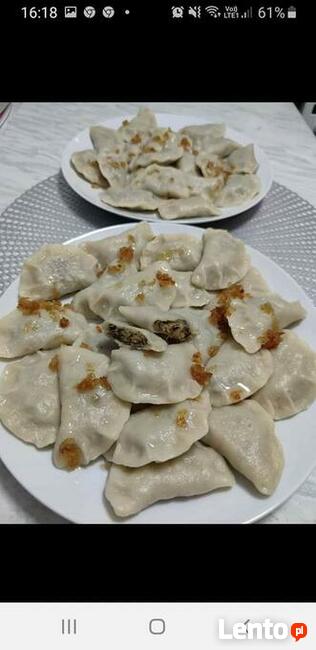 Pierogi domowe recznie lepione kiszona kapusta domowa, borowi