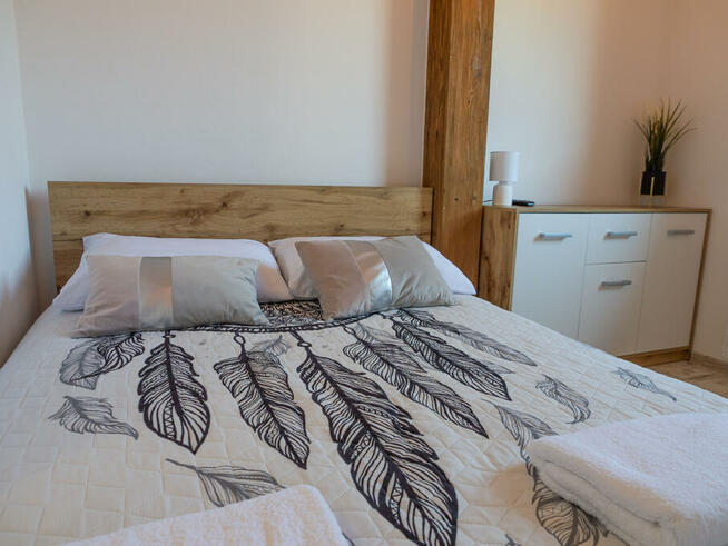 Drewniany domek nad potokiem w górach 8 osób