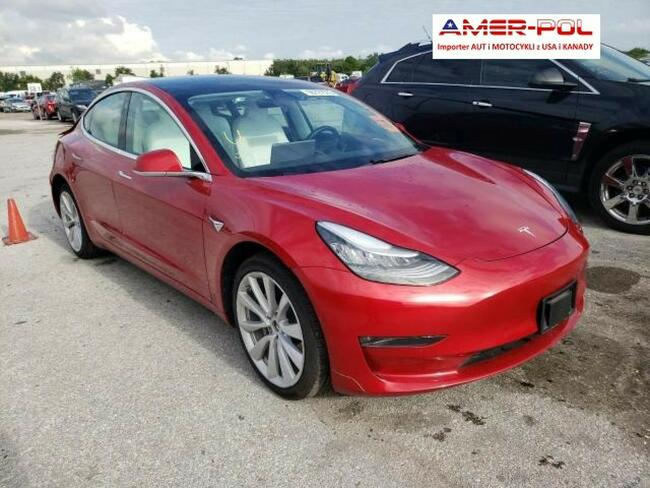Tesla Model 3 2020, od ubezpieczalni