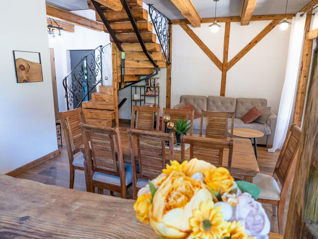 Drewniany domek nad potokiem w górach 8 osób