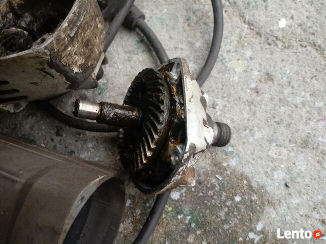 Szlifierka zepsuta w częściach