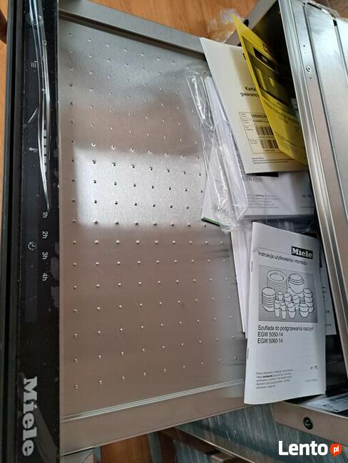 Miele-Szuflada do podgrzewania naczyń i potraw (ESW 6114)