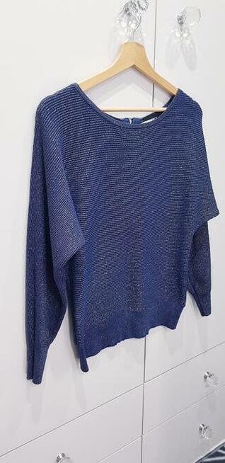 Damski sweterek w złote paseczki