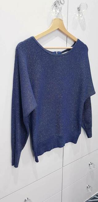 Damski sweterek w złote paseczki