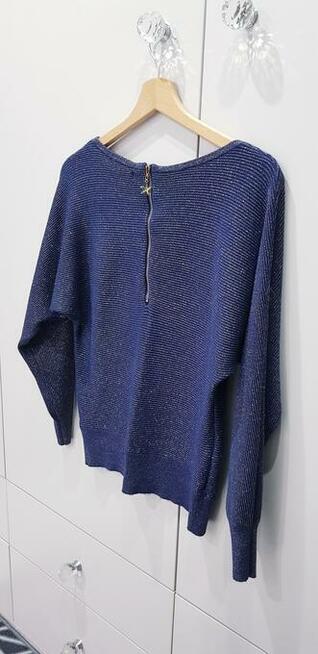 Damski sweterek w złote paseczki