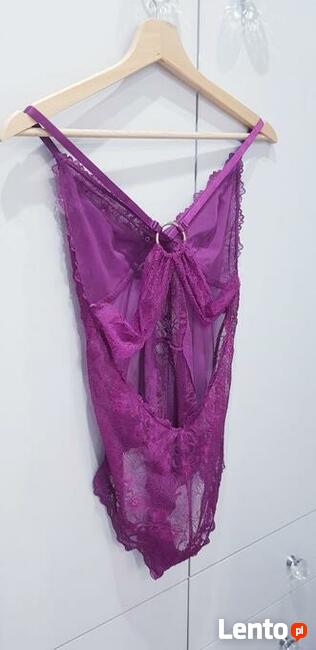 Ekstrawaganckie koronkowe body