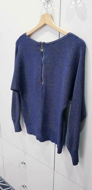 Damski sweterek w złote paseczki