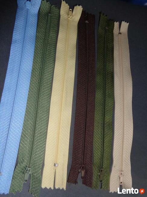 Zamki blyskawiczne plastikowe 20 cm. kolory