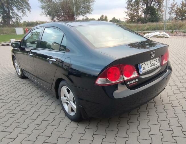 Honda Civic 1.8 2007 Executive Benzyna
