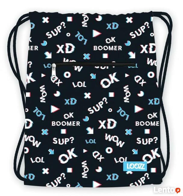 czarny workoplecak, napisy worek na sznureczkach