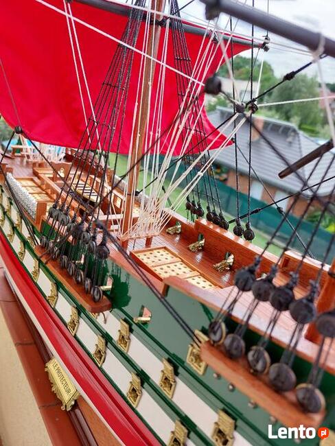 Tall Ship Le Protecteur Model Jedyny z czerwonymi żaglami